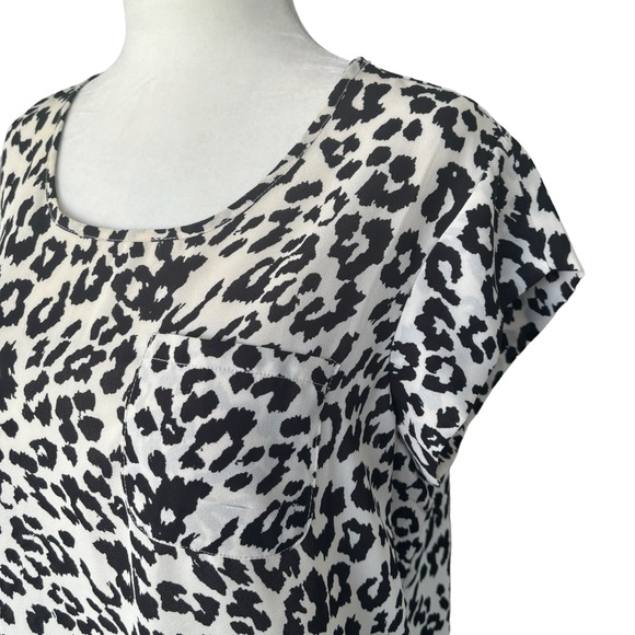 Lily WhiteBlack and White Cheetah Print Blouse Medium - Picture 3 of 13